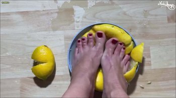 Anni-Angel - Yummy - Fussfetisch fuer echte Liebhaber in Xtra lang