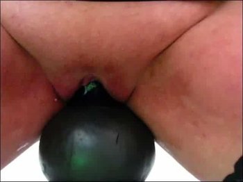 heels-and-more - Perverser Extremdildo Unfall