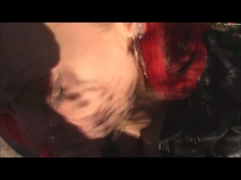 BonnyBubbles - Kurzer Blowjob im Park