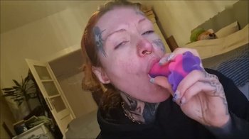 Balea_Scarleg - Halsfick mit dem Toy