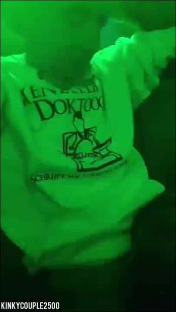 kinkycouple2500 - Im Partybus wild gevögelt - Von 30 Leute beobachten