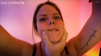 Lea-Lovebird - Orgasmus Kontrolle - Erlaubt er mir zu kommen