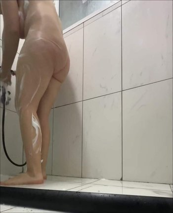 sweetlucy96 - Spaß allein unter der dusche