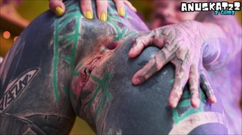 Anuskatzz - Mädchen probieren verrückte Spielzeuge aus und spielen mit ihrem Arsch