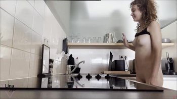 LinaLynn - Im Airbnb ins Waschbecken GEPISST -War das zu dreist