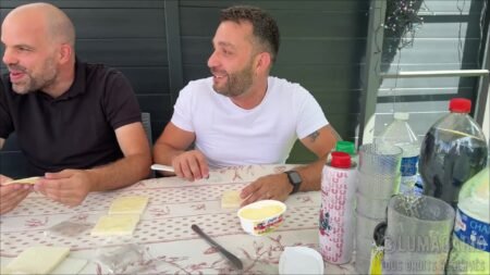 Lumacarie - Jungs kochen und Mädchen saugen unter dem Tisch