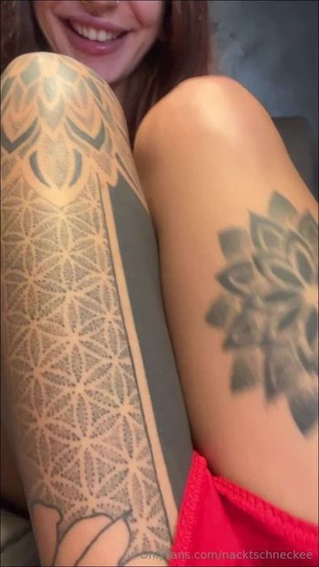 nacktschneckee - Dirty Talk - Sie ist schon nass für dich geworden