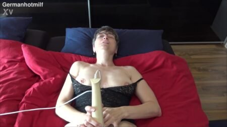 GermanHotMilf - Sonntags Masturbation