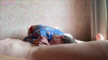 Dvabitch - Stiefpapi mag es, wenn ich es gut lutsche