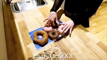 ElsaRixterXXX - Ich liebe es, zu necken und meine Reize zu zeigen, nachdem ich ohne höschen herumgelaufen bin