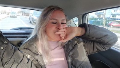 LisaSchubert - TAXI ESKAPADE - Teil 1 - Er fingert mich bis ich komme