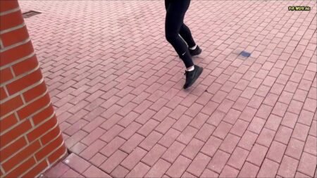 Studentin-Aneta - Wie viel NaturSekt - Pisse passt in 155 cm kleine Frau