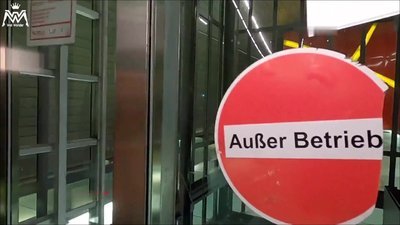 Wet-Wonder - Public Piss Parade #21 - Kameramann Pisst