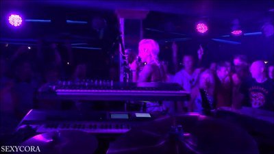 sexy-cora - Auftritt und Weltpremiere im Oberbayern UNCUT