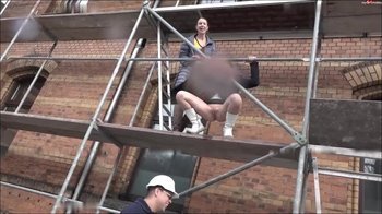 MIA-SOPHI - Bauaufsicht auf den Kopf gepisst