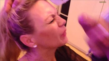 Diamantpussy - Direkt & in Nahaufnahme Orgasmus voll ins Gesicht und in den Mund