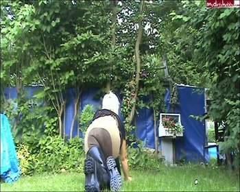 heelqueen - Unartig auf den Campingplatz