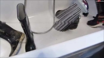 Shinylady2015 - Willst Du mein Schuh Putz Sklave sein Bewirb dich jetzt - Ich sage Dir was ich suche!