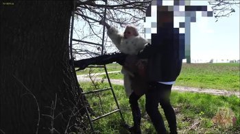 SteffiBlond - Luxus Pelz Lady - Sperma aus der Fotze gepisst