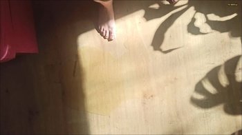 Elli_Young - Weitpissen kann ich leider nicht