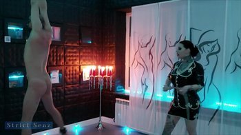 Strict_Senz - Miss Alessa milano hängt und peitscht aus