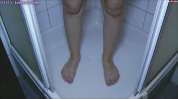 LauraNightVixen - Komm dusch mit mir