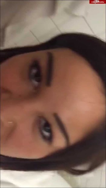 Fienchen92 - Im Krankenhaus - Mega Cumshot