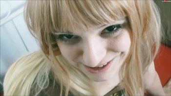 Steffi4U - OMG - Von meiner notgeilen Schwester erwischt