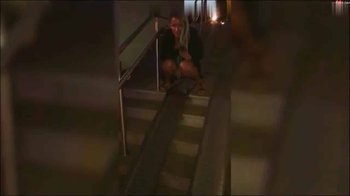 FitxXxSandy - Treppenrampe im Urlaub DRAUSSEN vollgeseicht