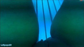Lollipopo69 - Nach dem Sport geil auf der Sonnenbank