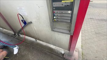Valery_Venom - ROTZFRECH - Puplic AO an der Waschanlage trotz anderen Kunden