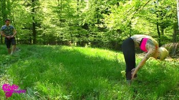 Sofie-Steinfeld - Im wald beim Sport bespannt und durchgenommen