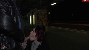 Natalie_Hot - Outdoor - Quickie am Bahnhof