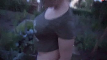 feuchtepussy94 - Beim garten arbeit mit meinen gelbengummistiefel