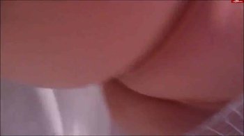 DeniLeni - Ins PISSOIR gepisst