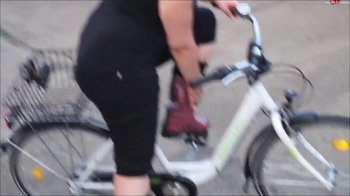 feuchtepussy94 - Fahrrad fahren mit Gummistiefel