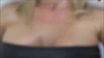 Lana-Giselle - Leck schön meine Fotze - Facesitting mit deiner Göttin