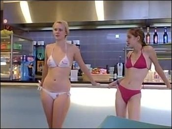 blondehexe - Ein verrueckter Tag im Schwimmbad