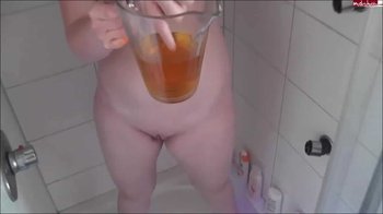 Sarahlicious - Uncut - Frische Morgenpisse