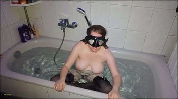 Exotic-Desire - 3 Masken in der Wanne