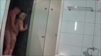 MariellaSun - Unter der Dusche gefickt - Mega Facial