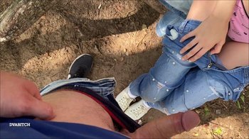 Dvabitch - Amateur Sex im Wald