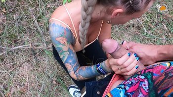 Owiaks - Jemand beobachtet uns, während ich den schwanz meines mannes lutsche und sein sperma schlucke