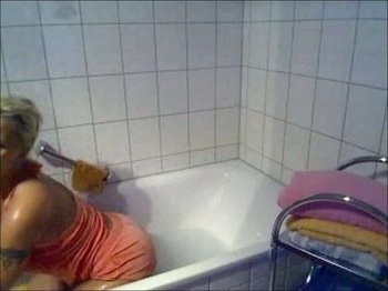 SexyEstefania - Schaumbad