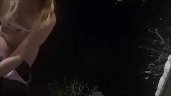 Maja-Sofie - Ich schiebe mir das erste mal draußen im Schnee meine zwei lieblings Dildos rein