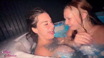 AnjaAmelia - Mädchen wollen einfach spaß haben - Im whirlpool