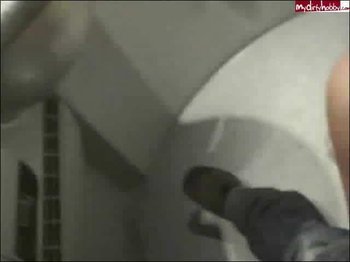 privatluder - Blasen auf der Zugtoilette