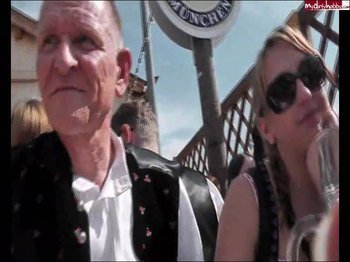 Schluck-Wunder - Besuch auf dem Oktoberfest