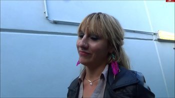 Lena-Loch - Superkrank - Sperma-Hugging im Flughafen