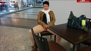 geil-poppen - Fotzen Spaß im Einkaufzentrum